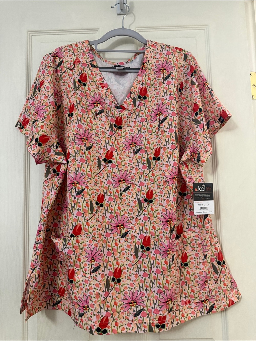 NWT koi Artists Series Limited Edition Floral V-Neck Scrub Top Sz 2X